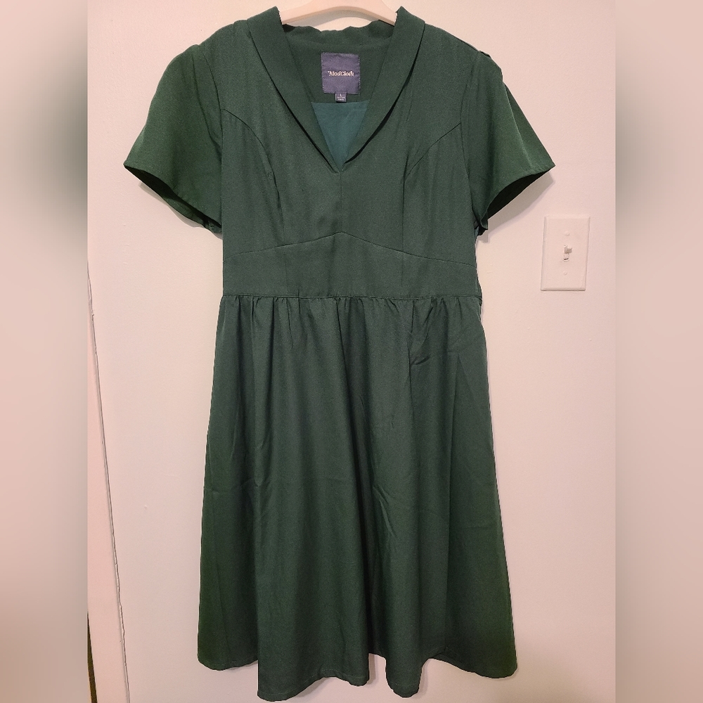 SOLD ⚡️Beautiful vintage style green dress